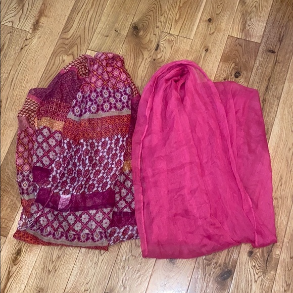 Accessories - 🌶️🌶️🌶️ Lot of 2 Scarves